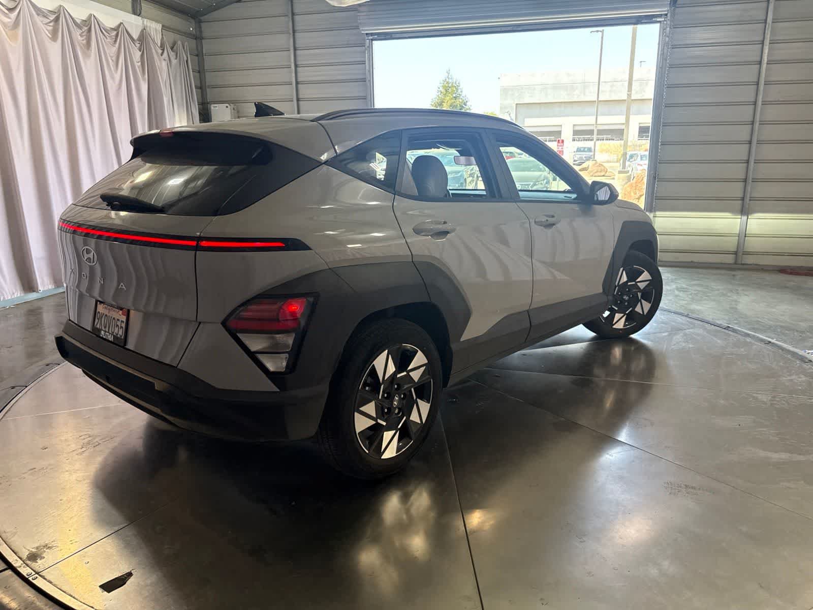 Used 2024 Hyundai Kona SEL FWD image 5