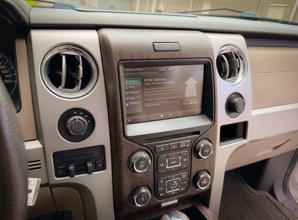 Used 2013 Ford F150 Lariat w/ Mid Equipment Group AWD/4WD image 14