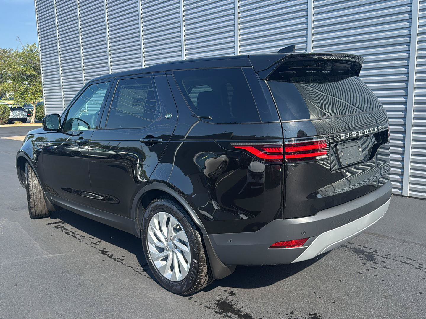 New 2026 Land Rover Discovery S AWD/4WD image 3