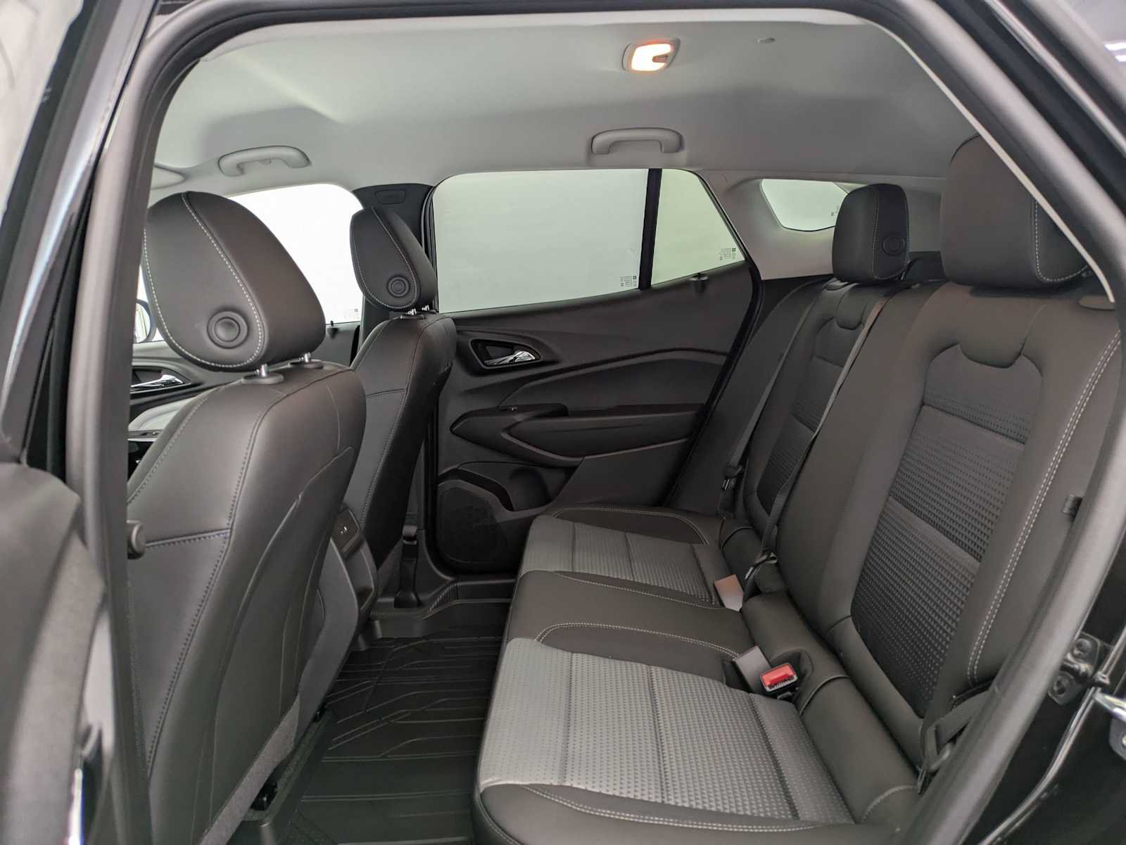 New 2026 Chevrolet Trax LT w/ Driver Confidence Package FWD image 20