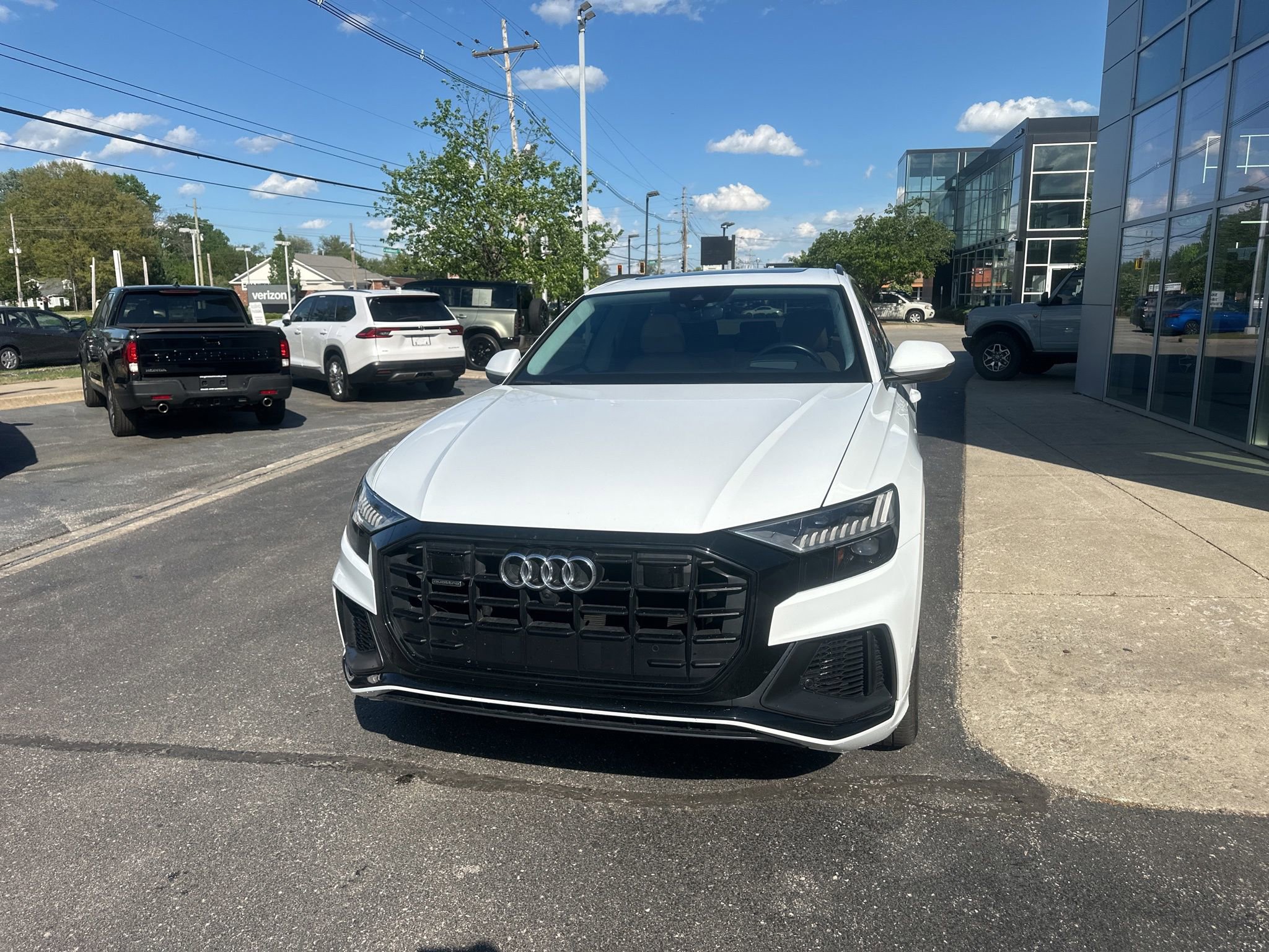 Used 2020 Audi Q8 Prestige w/ Prestige Package image 9