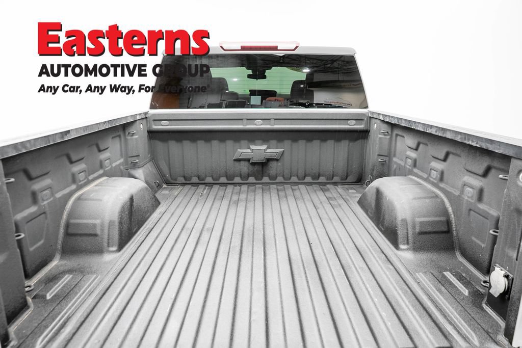 Used 2023 Chevrolet Silverado 1500 LT AWD/4WD image 9