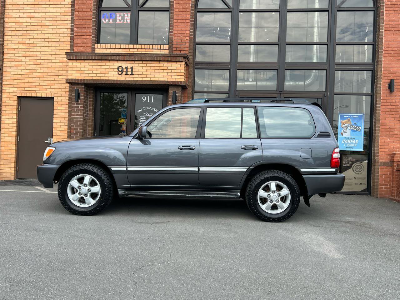 Used 2003 Toyota Land Cruiser AWD/4WD image 4