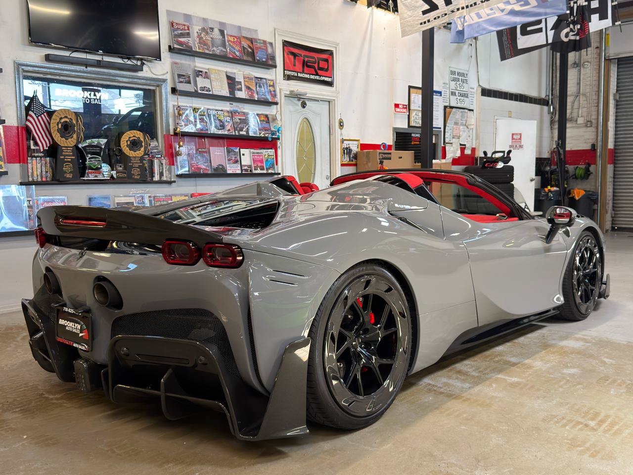 Used 2022 Ferrari SF90 Spider AWD/4WD image 6