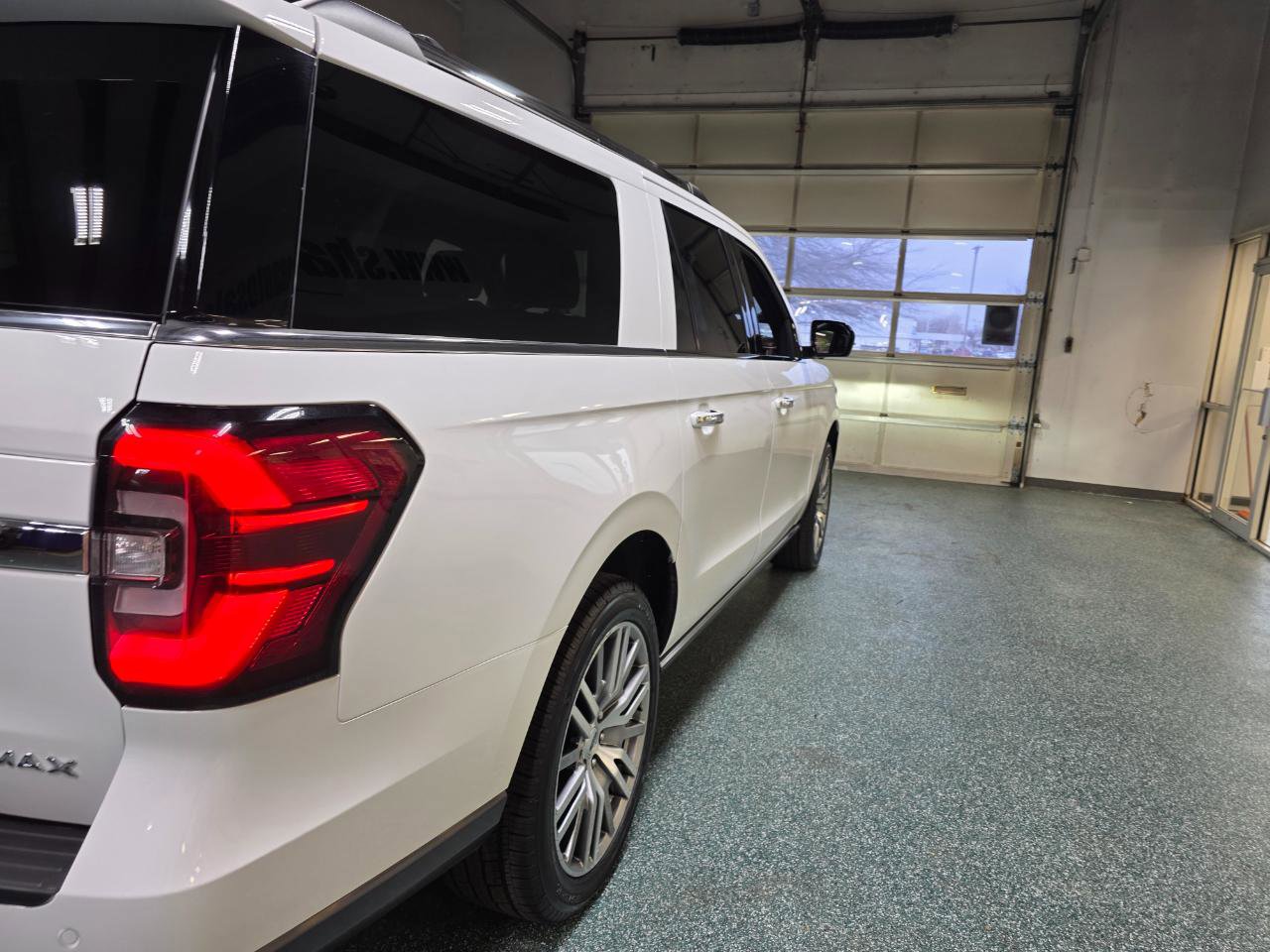 Used 2024 Ford Expedition Max Limited image 7