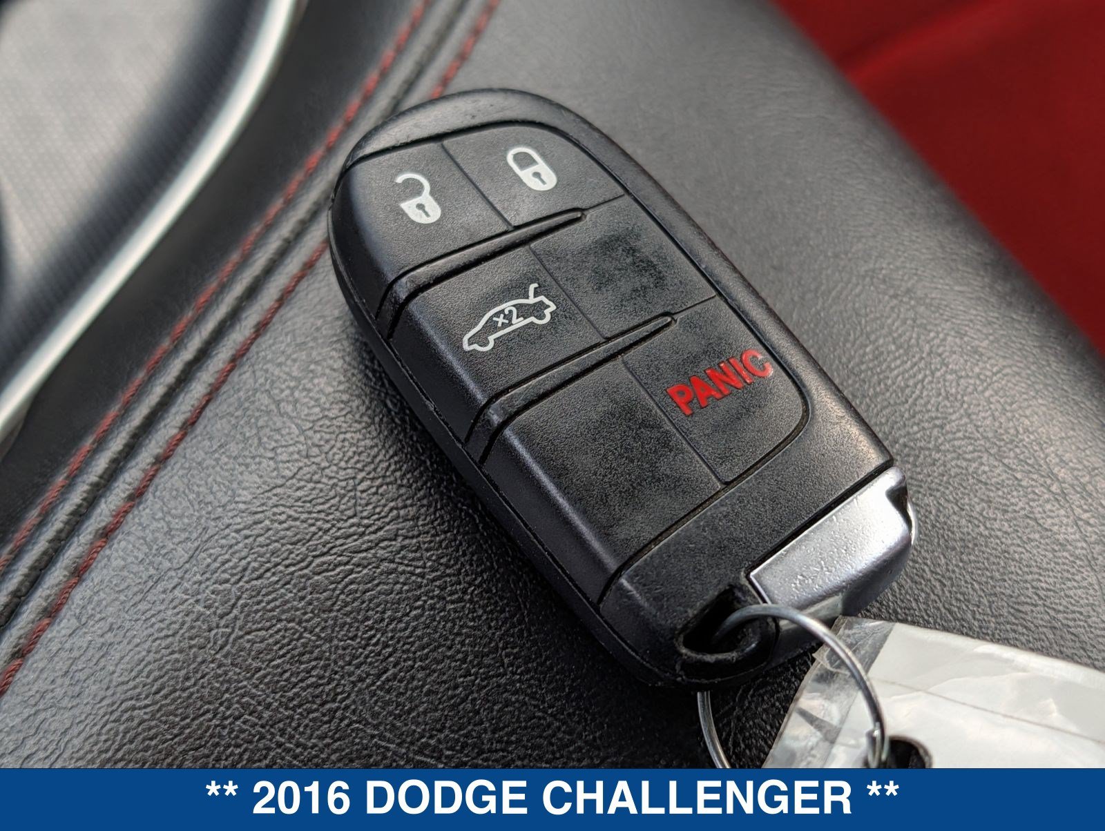 Used 2016 Dodge Challenger R/T Scat Pack w/ Leather Interior Group RWD image 30