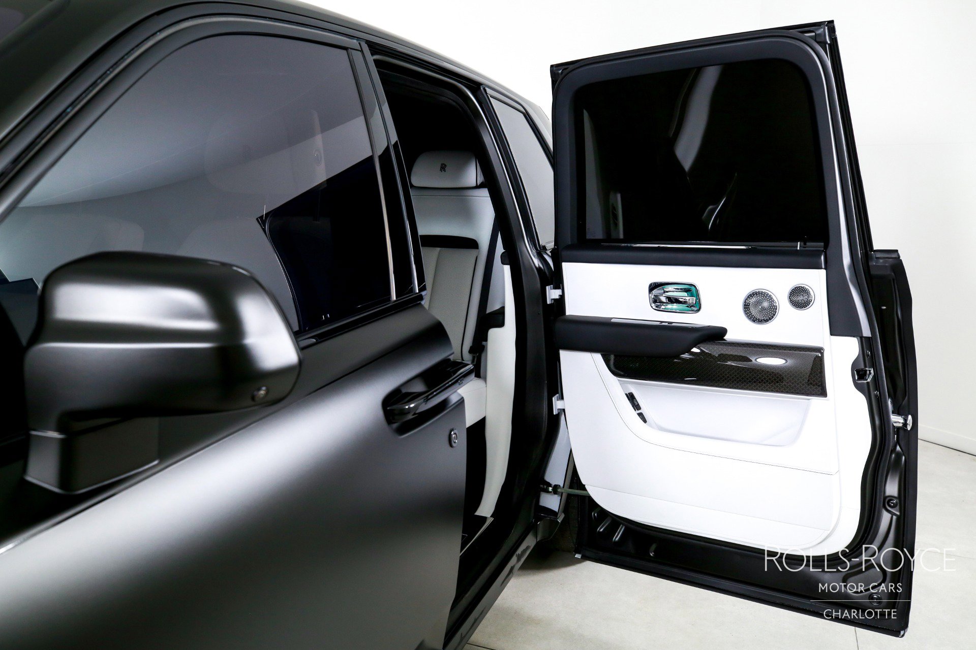 Certified 2025 Rolls-Royce Cullinan Black Badge image 18
