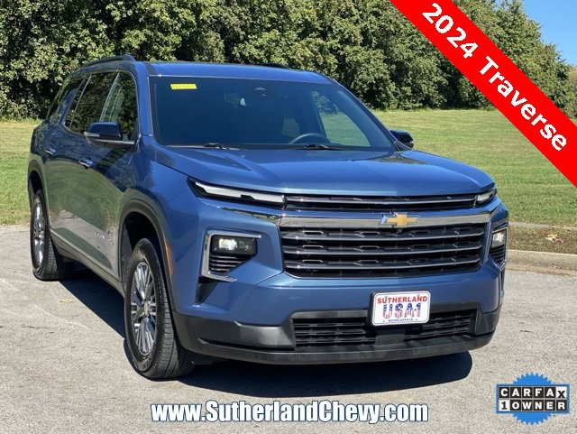 Used 2024 Chevrolet Traverse LT w/ Trailering Package