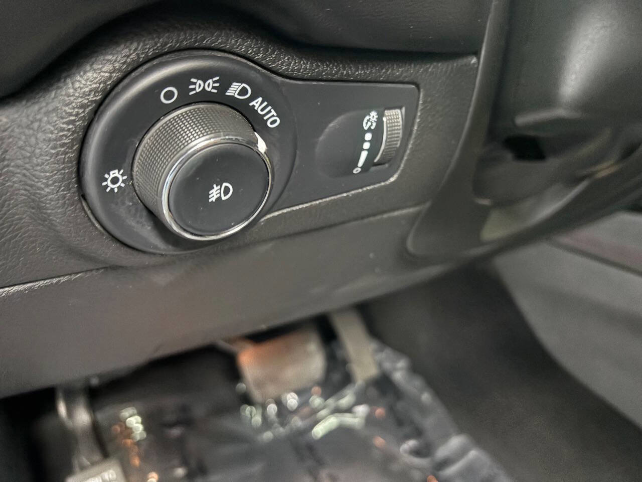 Used 2023 Dodge Durango GT image 25