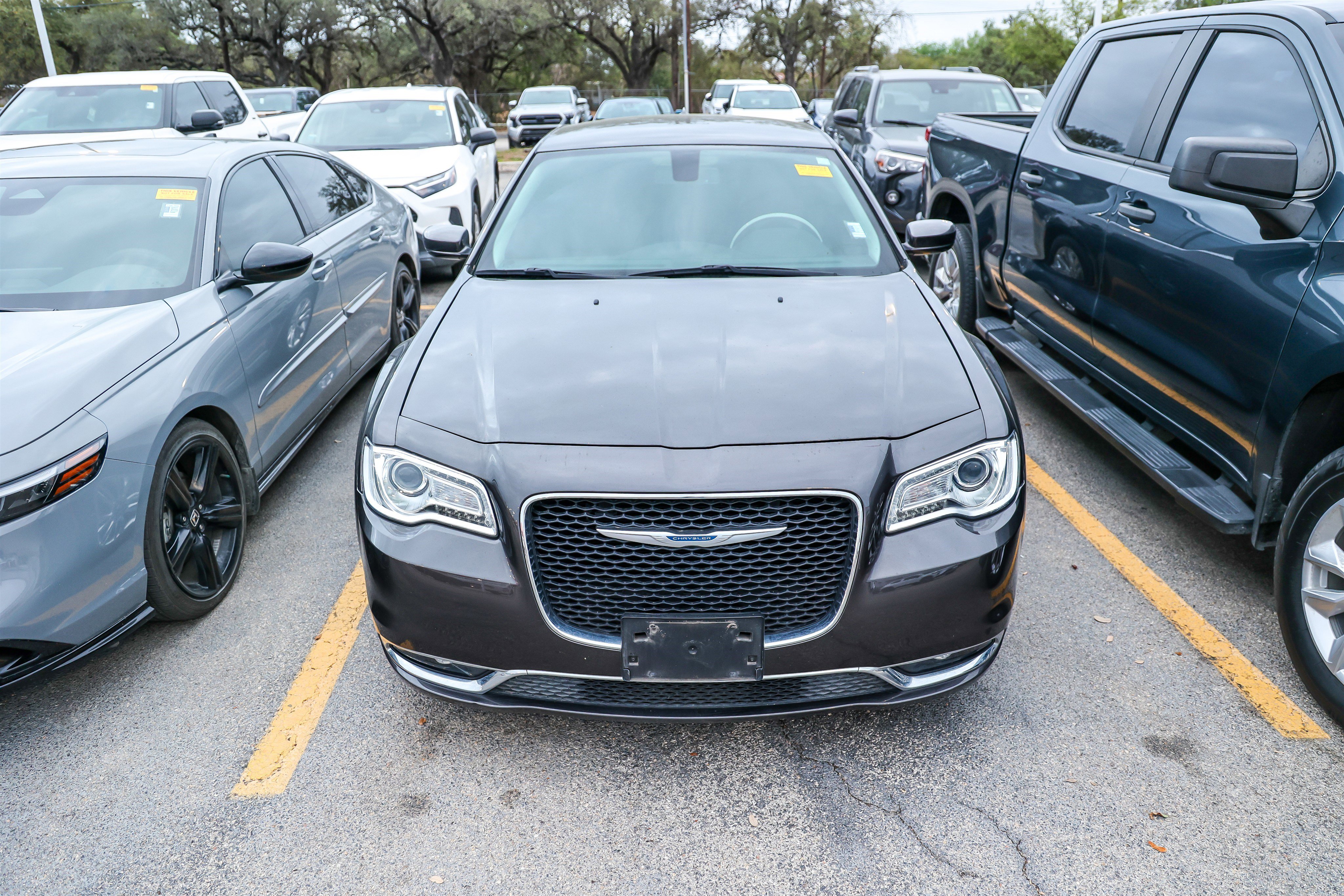 Used 2021 Chrysler 300 Touring w/ Driver Convenience Group image 5