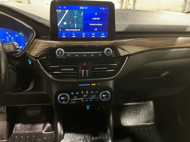 Used 2020 Ford Escape Titanium image 28