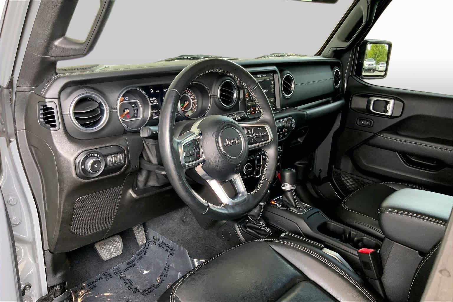 Used 2019 Jeep Wrangler Unlimited Sahara AWD/4WD image 18