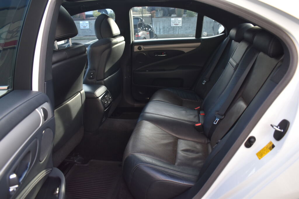Used 2014 Lexus LS 460 AWD image 21