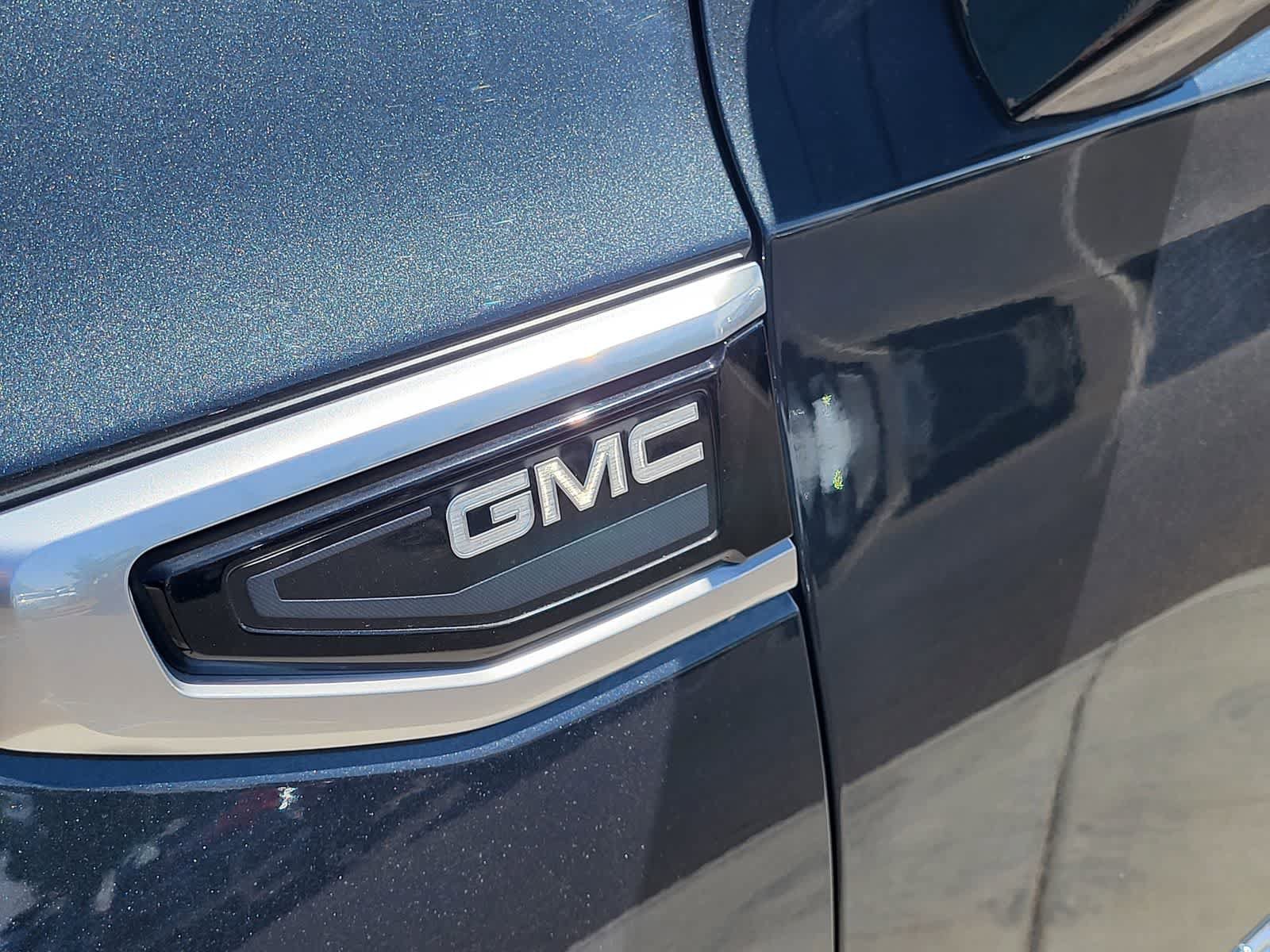 Used 2022 GMC Yukon Denali w/ Denali Premium Package AWD/4WD image 12