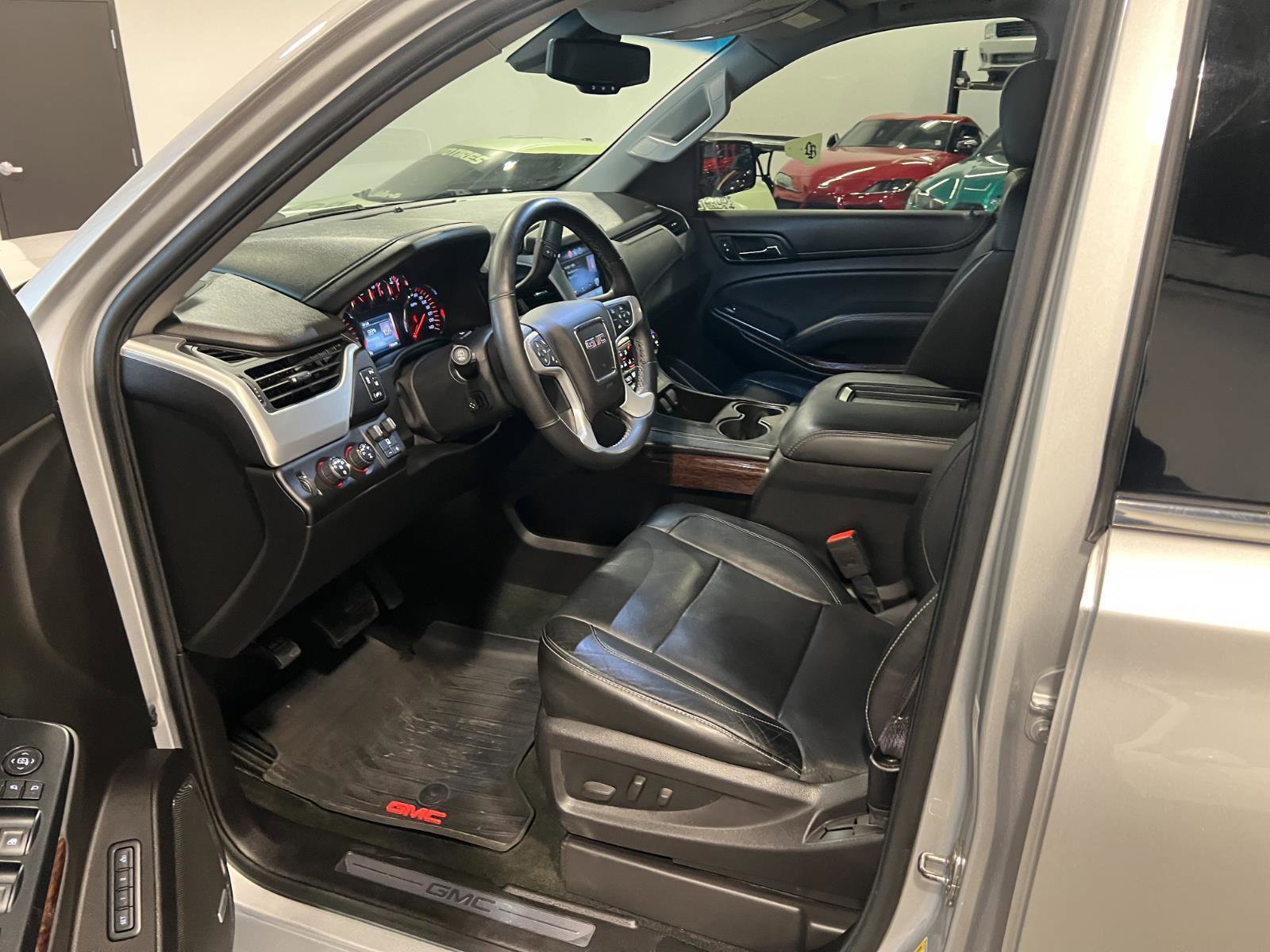 Used 2015 GMC Yukon SLT w/ Open Road Package image 10