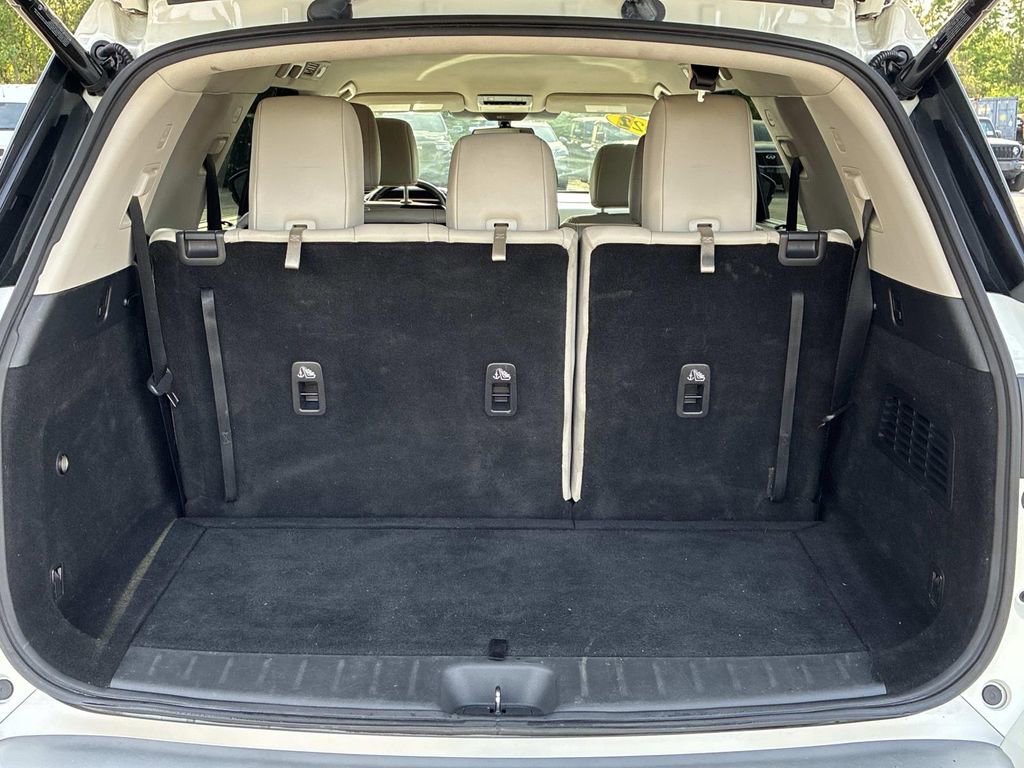 Certified 2022 Nissan Pathfinder SL AWD/4WD image 9