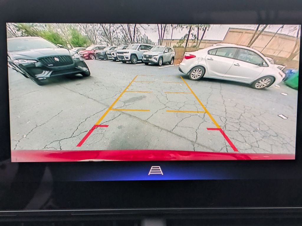 Used 2025 Chevrolet Trax LT w/ LT Convenience Package image 21