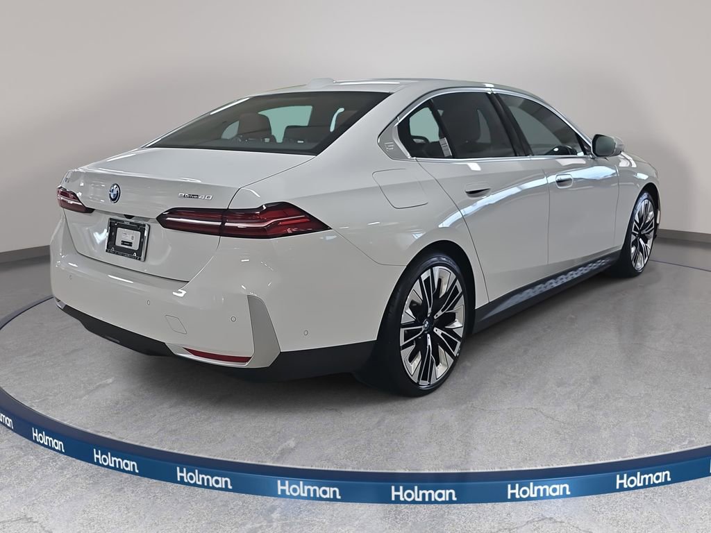 Used 2025 BMW i5 eDrive40i w/ Premium Package image 7