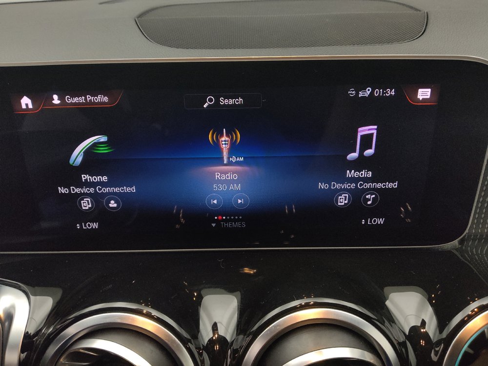 Used 2021 Mercedes-Benz GLB 250 w/ Premium Package image 25