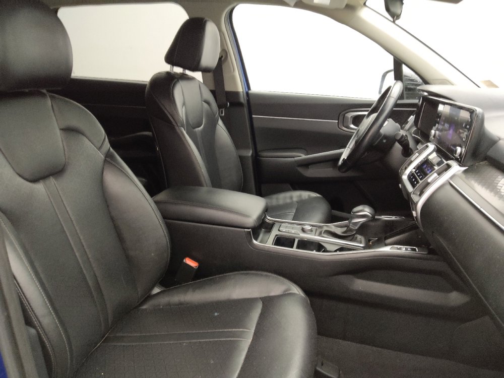 Used 2022 Kia Sorento S image 21