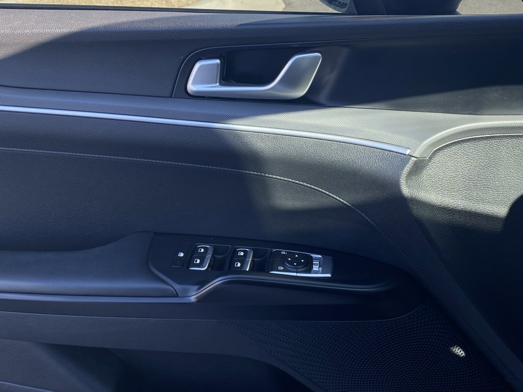 Used 2023 Kia K5 LXS image 19