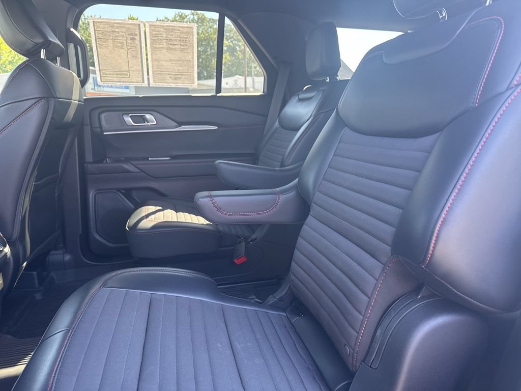 Used 2025 Ford Explorer ST-Line AWD/4WD image 20