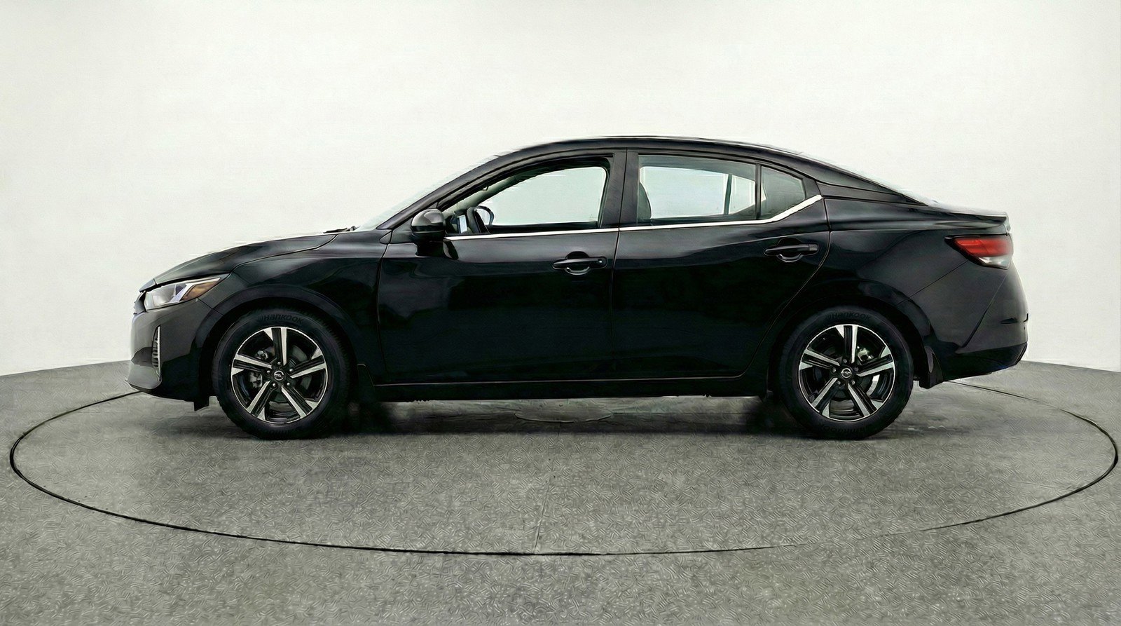 Used 2025 Nissan Sentra SV image 5