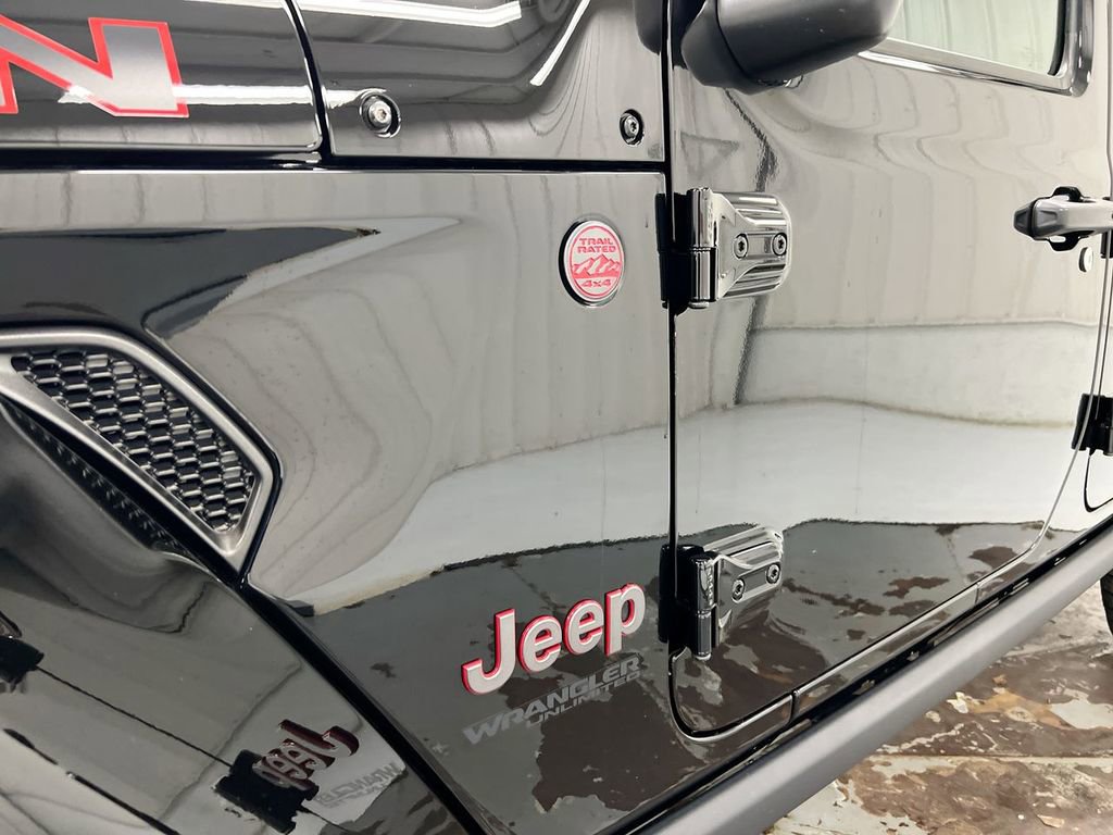 Used 2022 Jeep Wrangler Unlimited Rubicon w/ LED Lighting Group AWD/4WD image 21