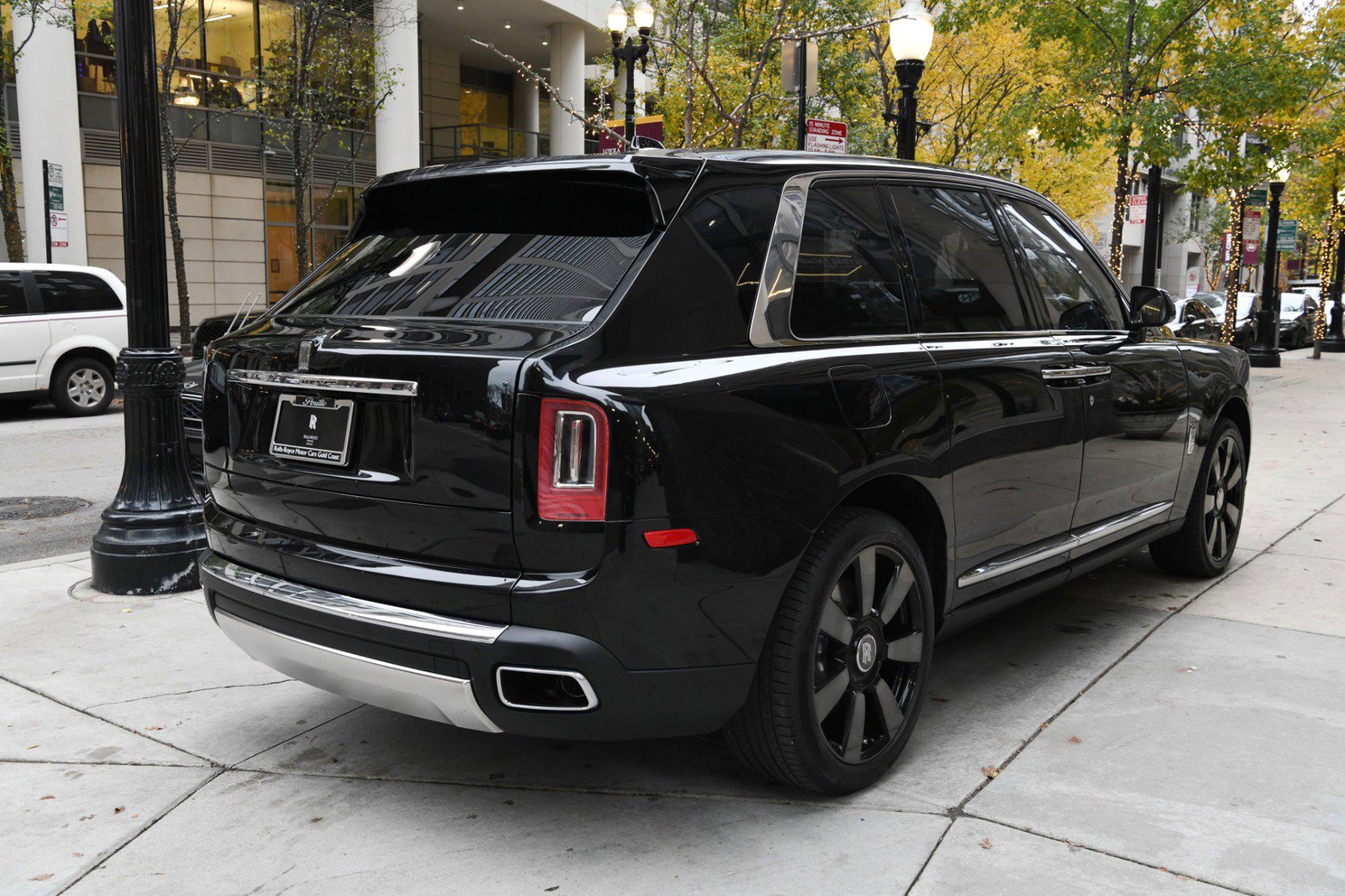 Used 2024 Rolls-Royce Cullinan image 6