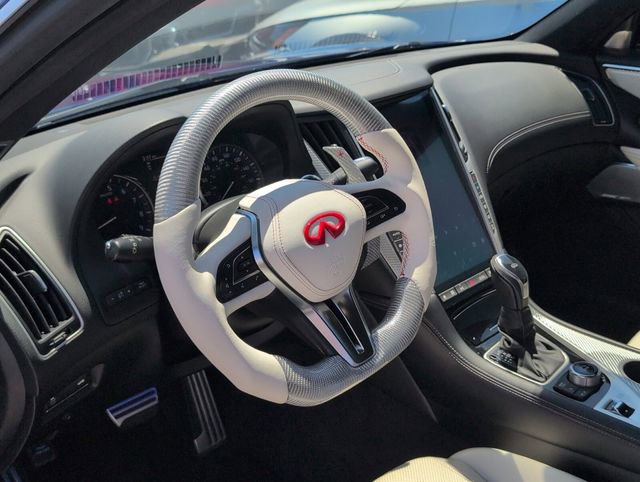 Used 2019 INFINITI Q60 Red Sport 400 AWD/4WD image 3