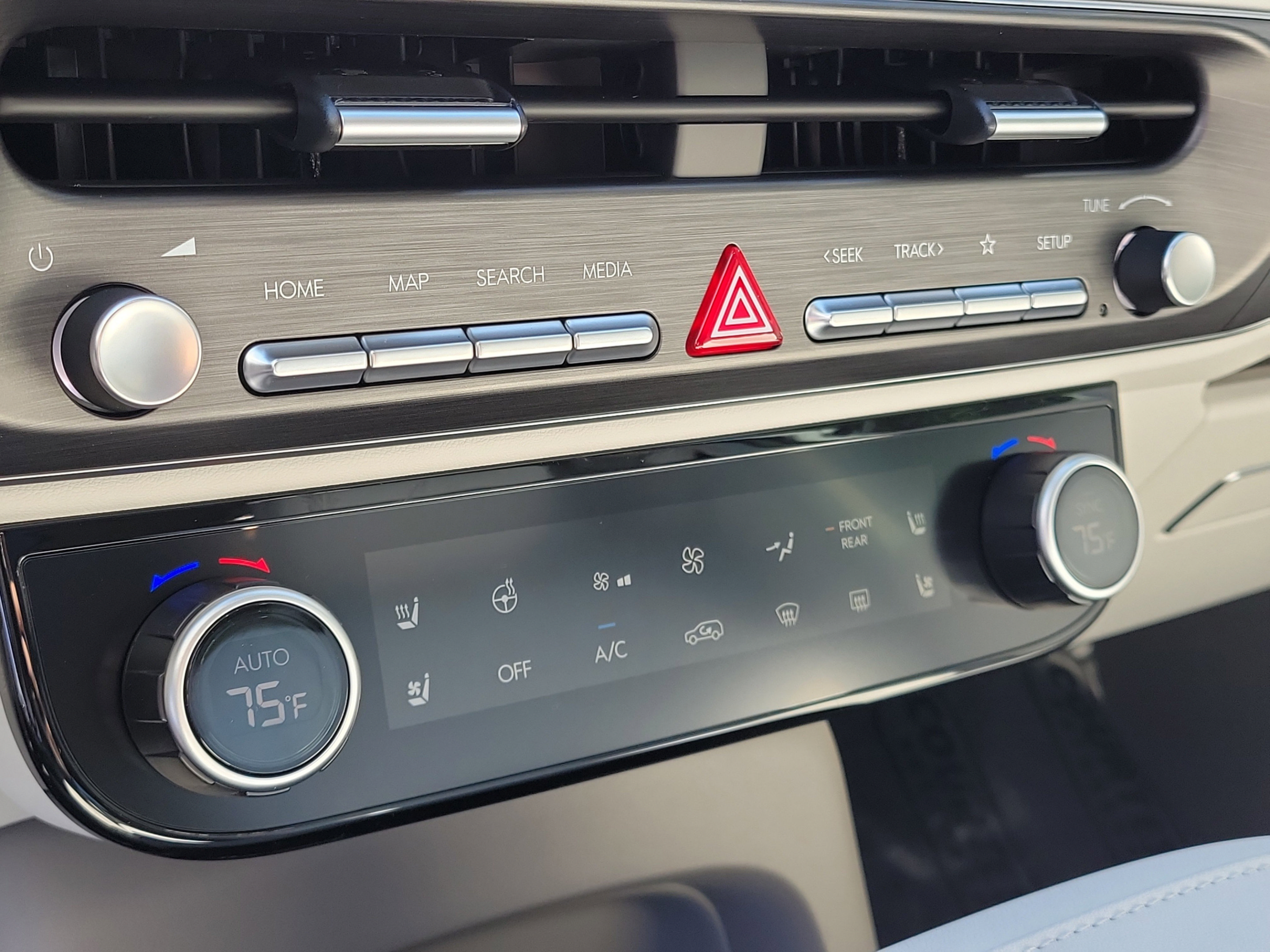 Certified 2026 Hyundai Palisade Limited FWD image 26