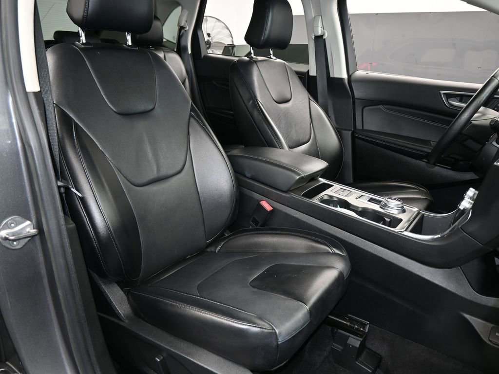 Used 2022 Ford Edge Titanium image 46