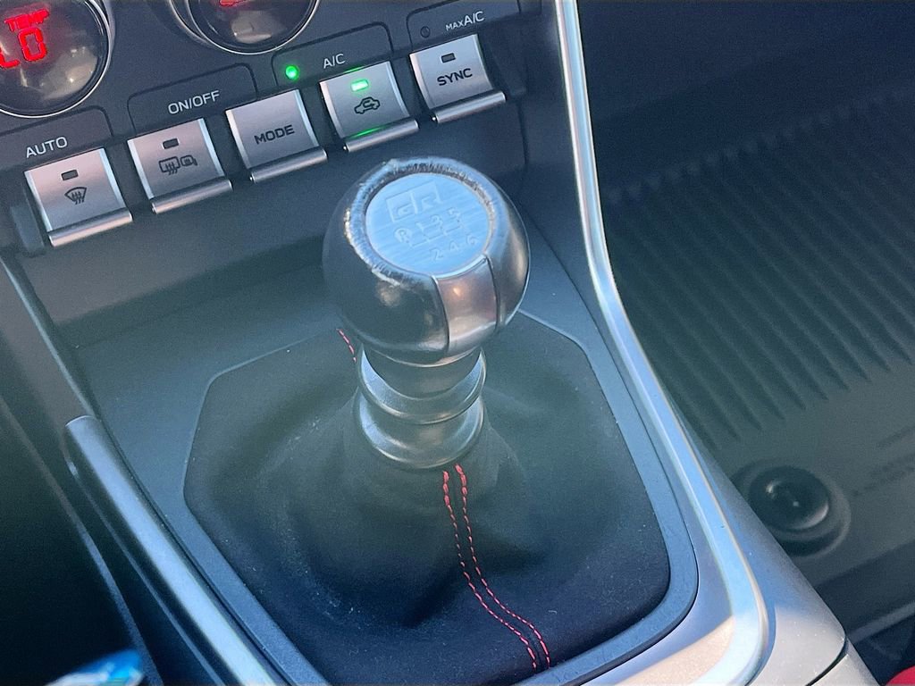 Used 2024 Toyota GR86 Premium image 16