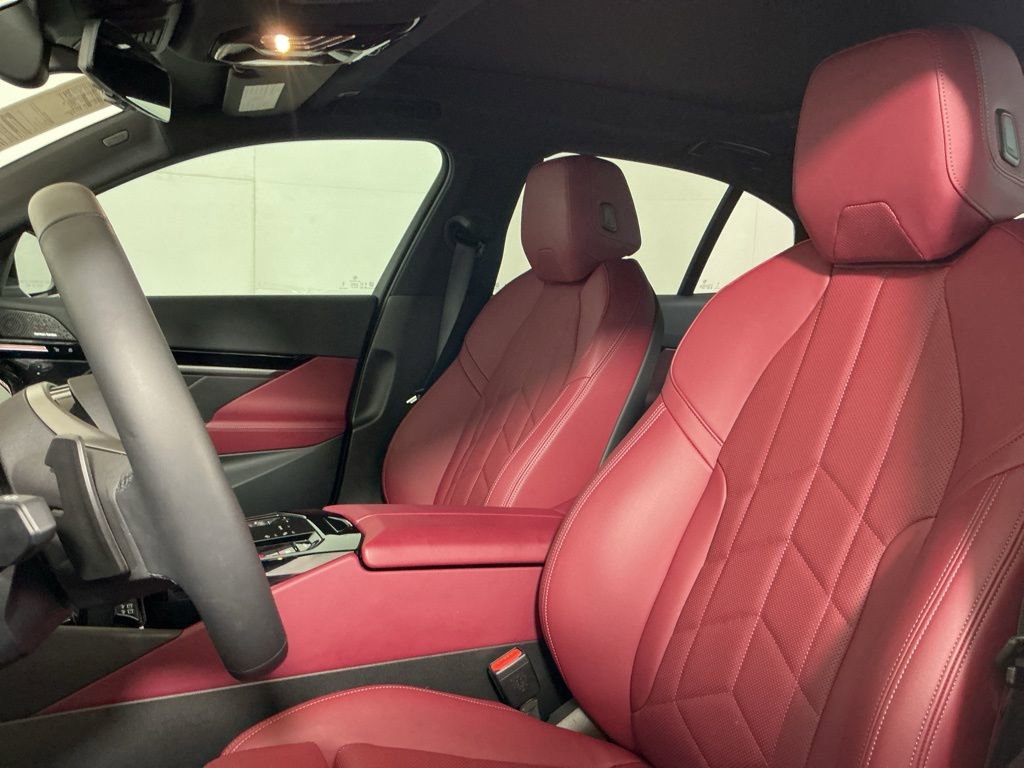Certified 2025 BMW 530i w/ Premium Package RWD image 22