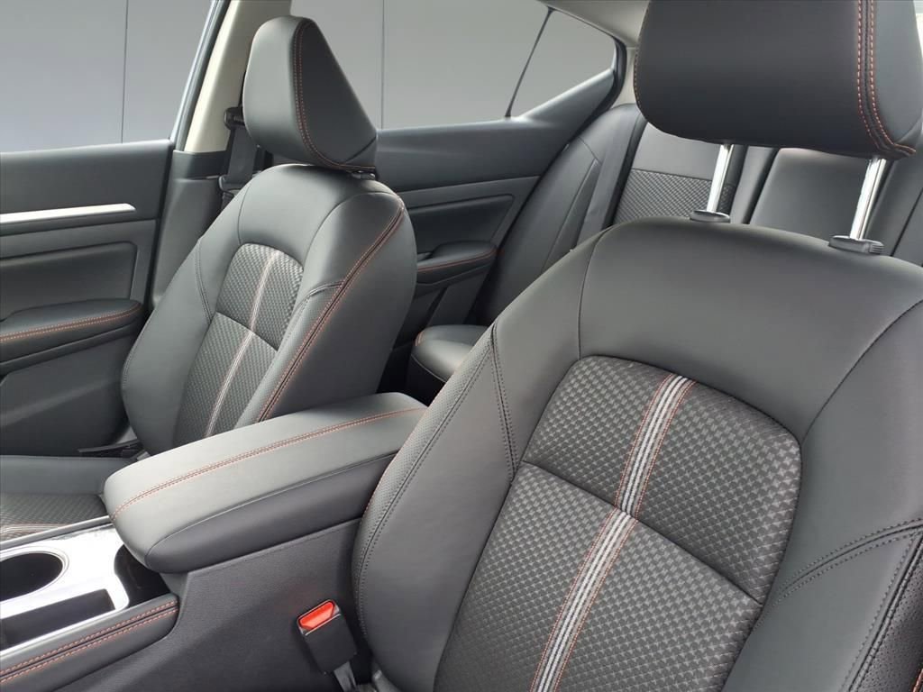 New 2025 Nissan Altima 2.5 SR image 12