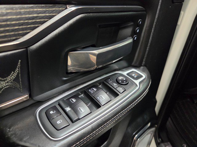 Used 2020 RAM 2500 Limited AWD/4WD image 37
