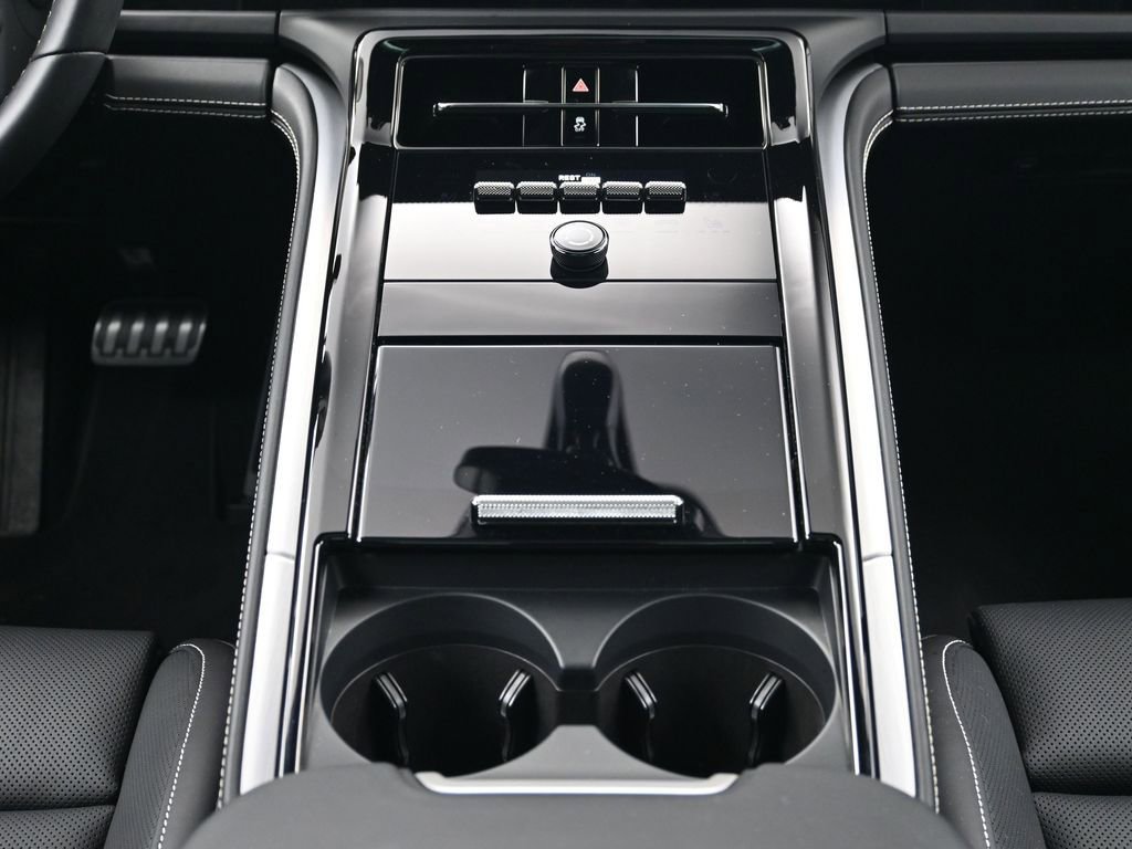 Used 2024 Porsche Panamera 4 image 10