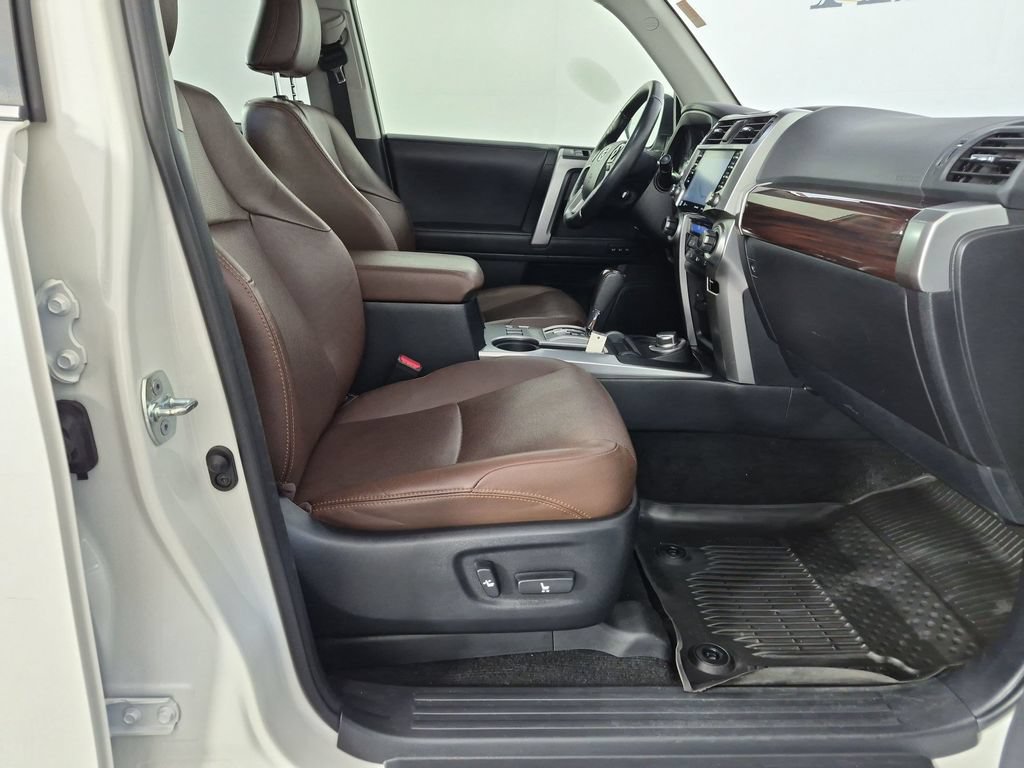 Used 2023 Toyota 4Runner Limited AWD/4WD image 39