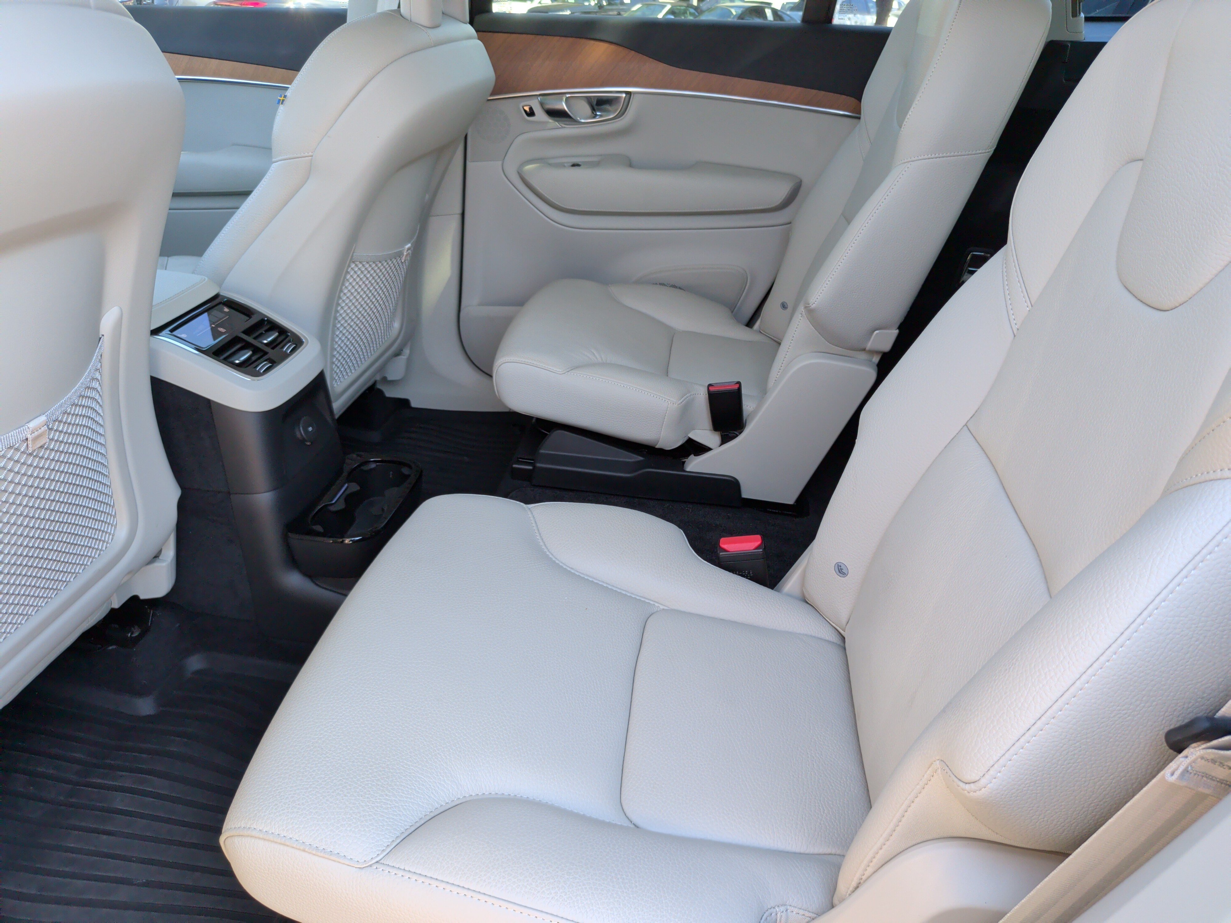 Used 2022 Volvo XC90 T8 Inscription Expression AWD/4WD image 32