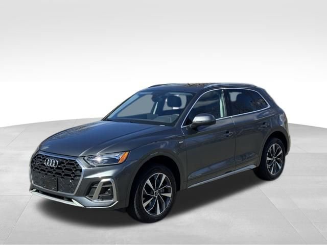 Certified 2023 Audi Q5 2.0T Premium w/ Convenience Package image 2