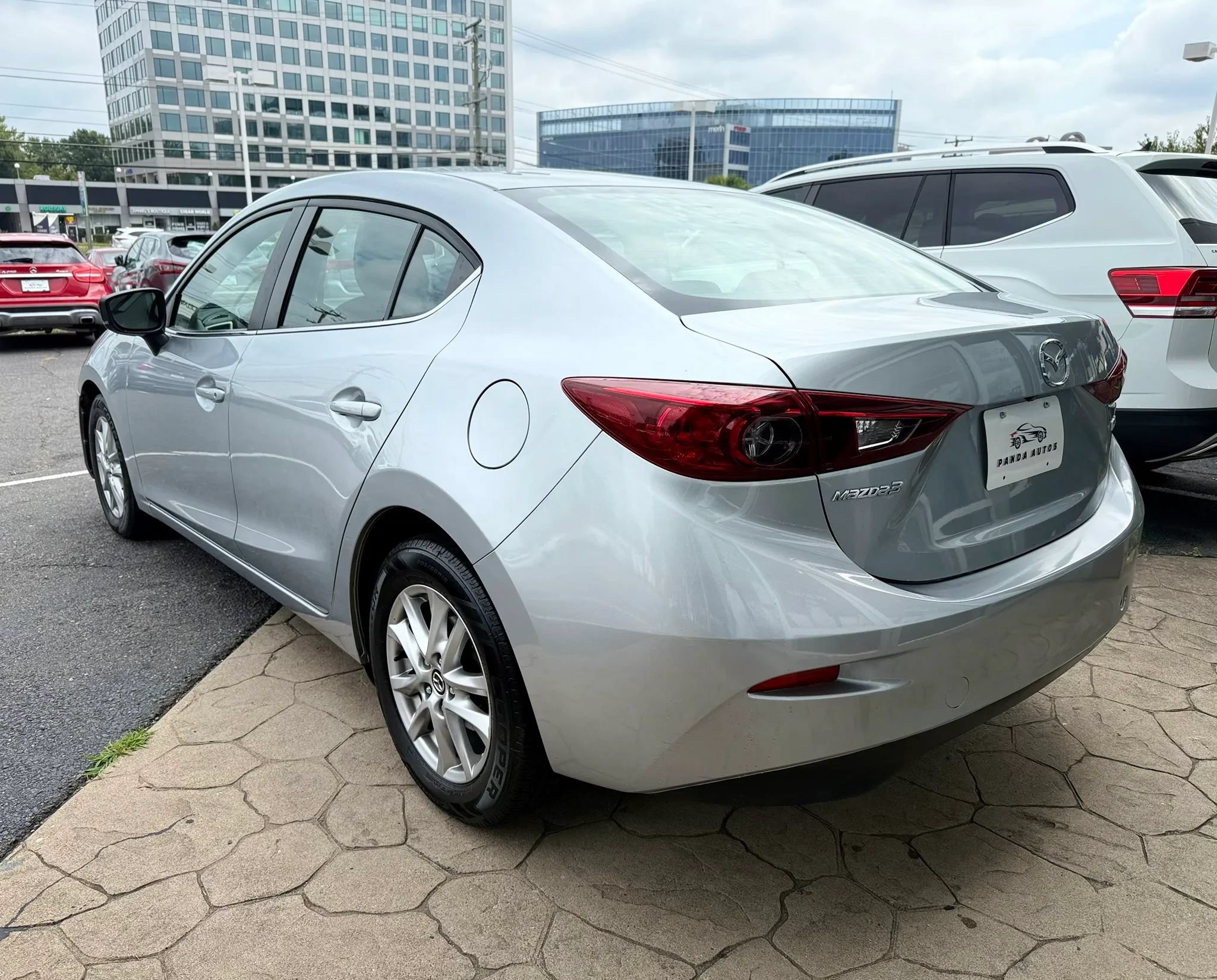 Used 2018 MAZDA MAZDA3 Sport w/ Preferred Equipment Package FWD image 5