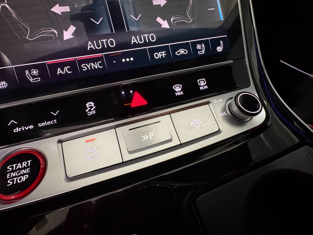 Used 2026 Audi SQ8 Prestige AWD/4WD image 30