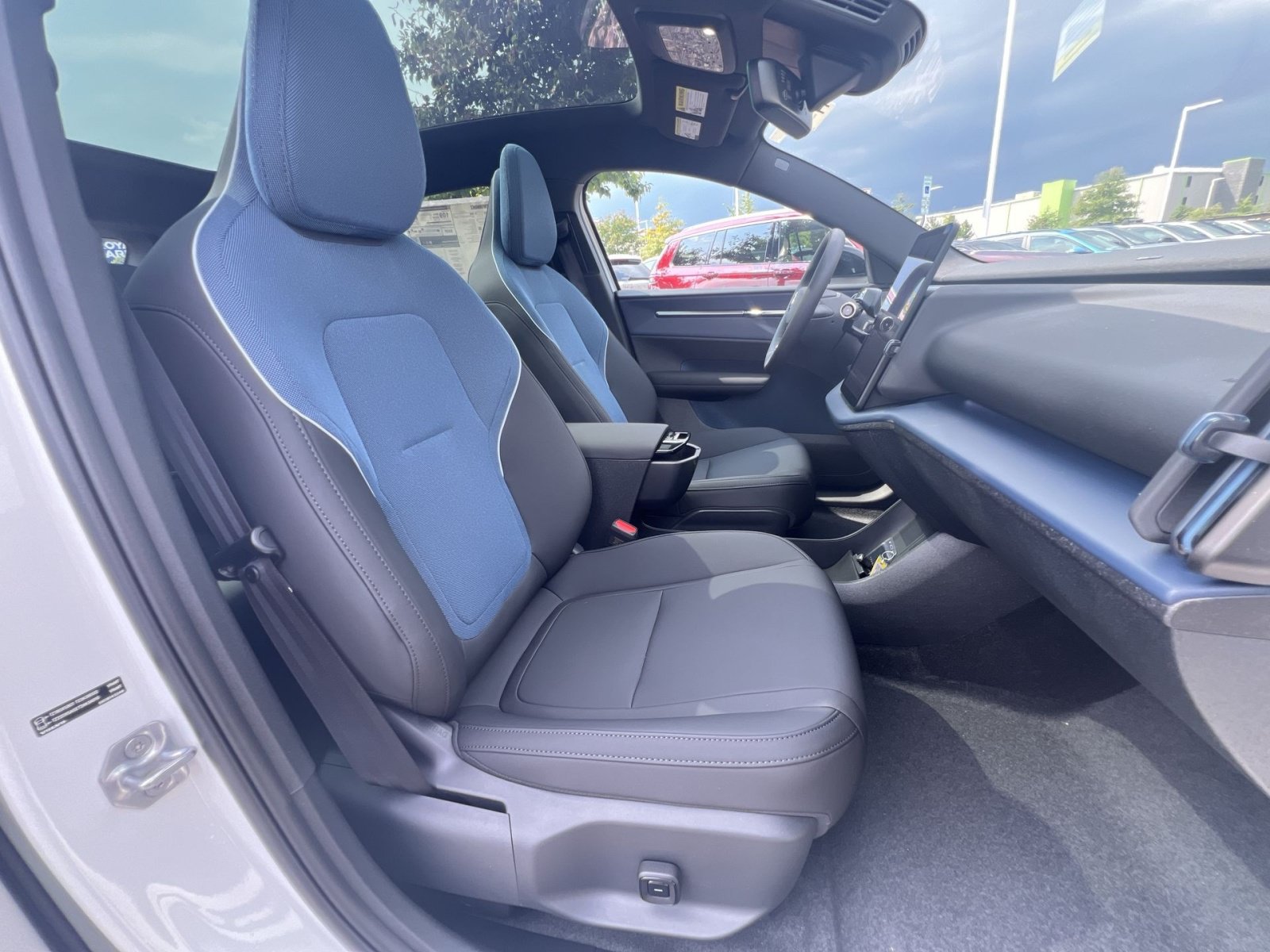 New 2026 Volvo EX30 Ultra w/ Protection Package Premier AWD/4WD image 27