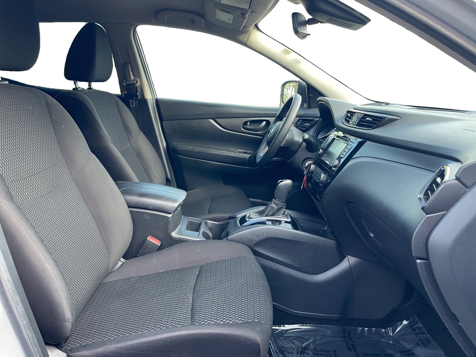 Used 2022 Nissan Rogue Sport S image 15