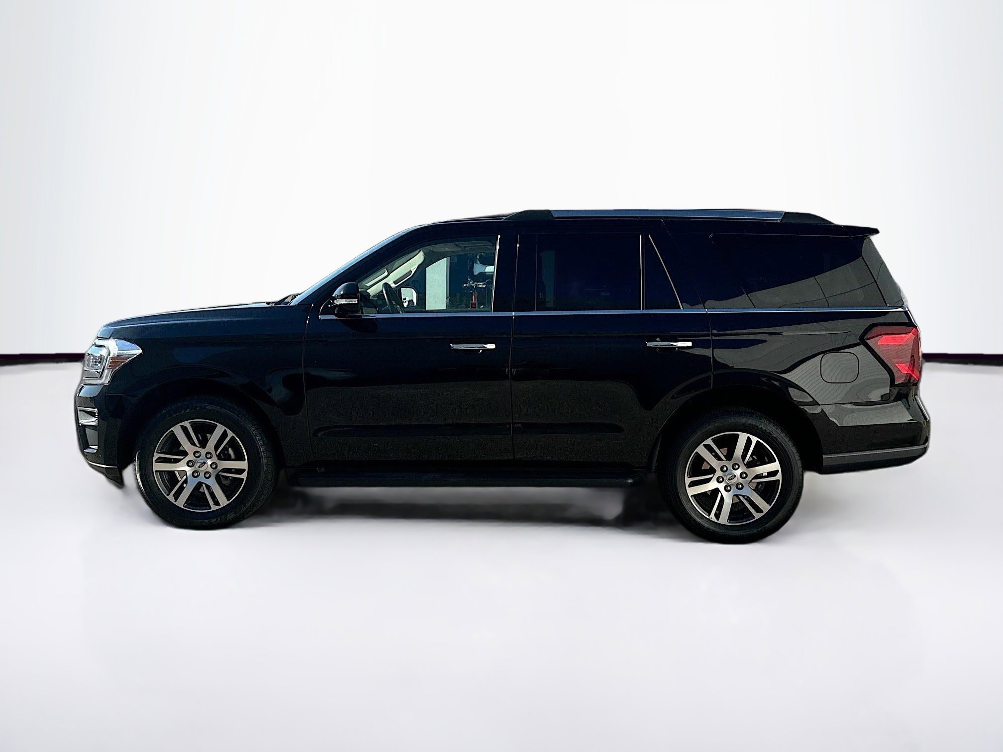 Used 2024 Ford Expedition Limited image 4