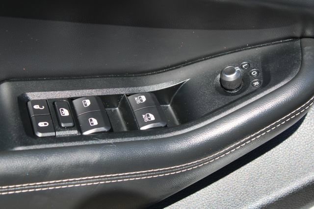 Used 2022 Jeep Grand Cherokee Limited 4xe w/ Luxury Tech Group II image 12