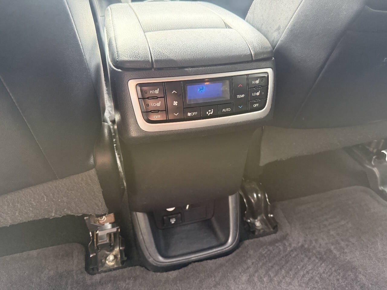 Used 2015 Toyota Highlander Limited Platinum AWD/4WD image 18