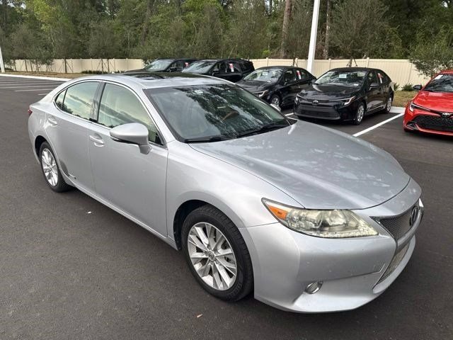 Used 2013 Lexus ES 300h w/ Luxury Pkg FWD image 4