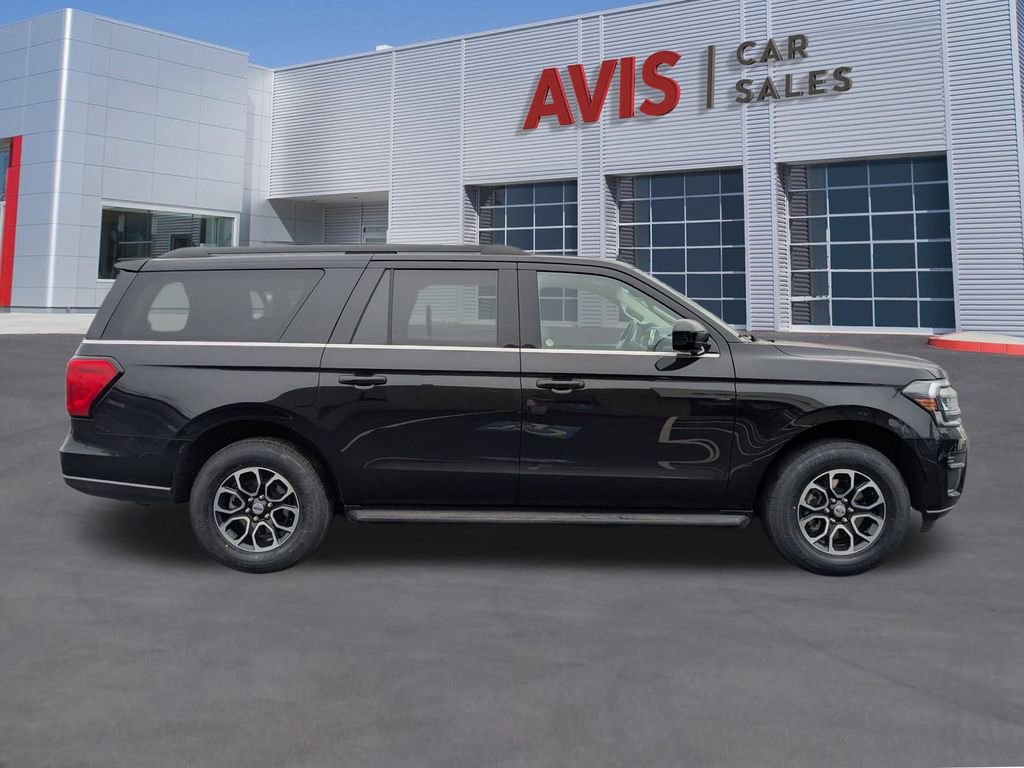 Used 2024 Ford Expedition Max XLT image 9