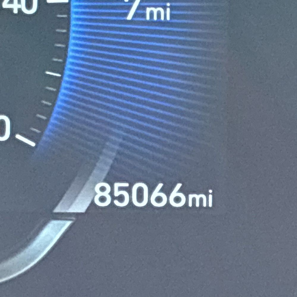 Used 2019 Hyundai Santa Fe Limited image 8